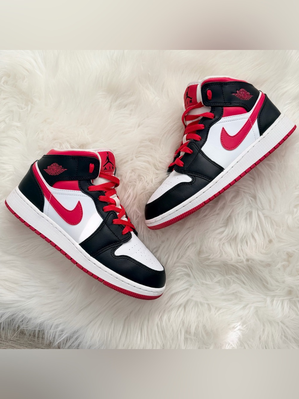 Nike Air Jordan 1 Mid Very Berry Sneakers